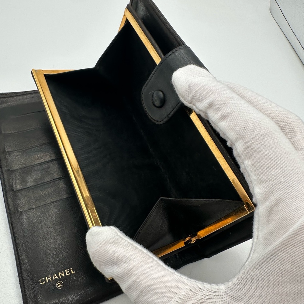 Chanel Large Interlocking Cc Wallet - image 8